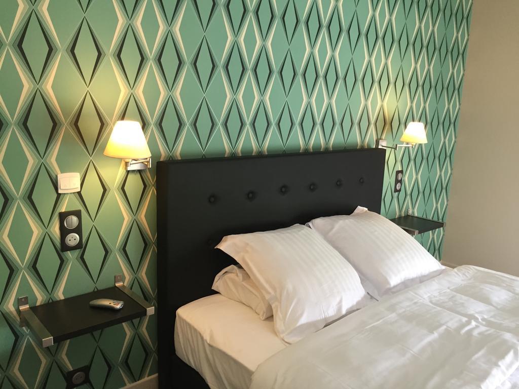 Dans Les Vignes Hotel Chamery Phòng bức ảnh