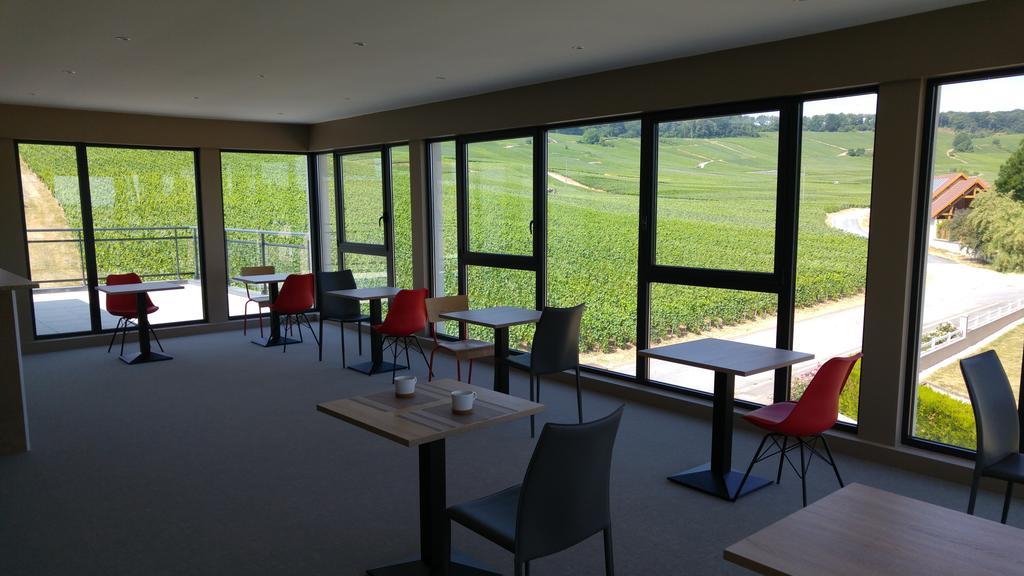 Dans Les Vignes Hotel Chamery Ngoại thất bức ảnh
