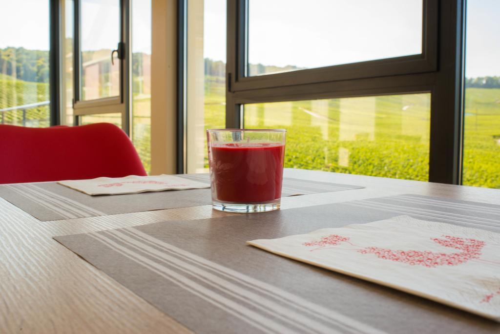 Dans Les Vignes Hotel Chamery Ngoại thất bức ảnh