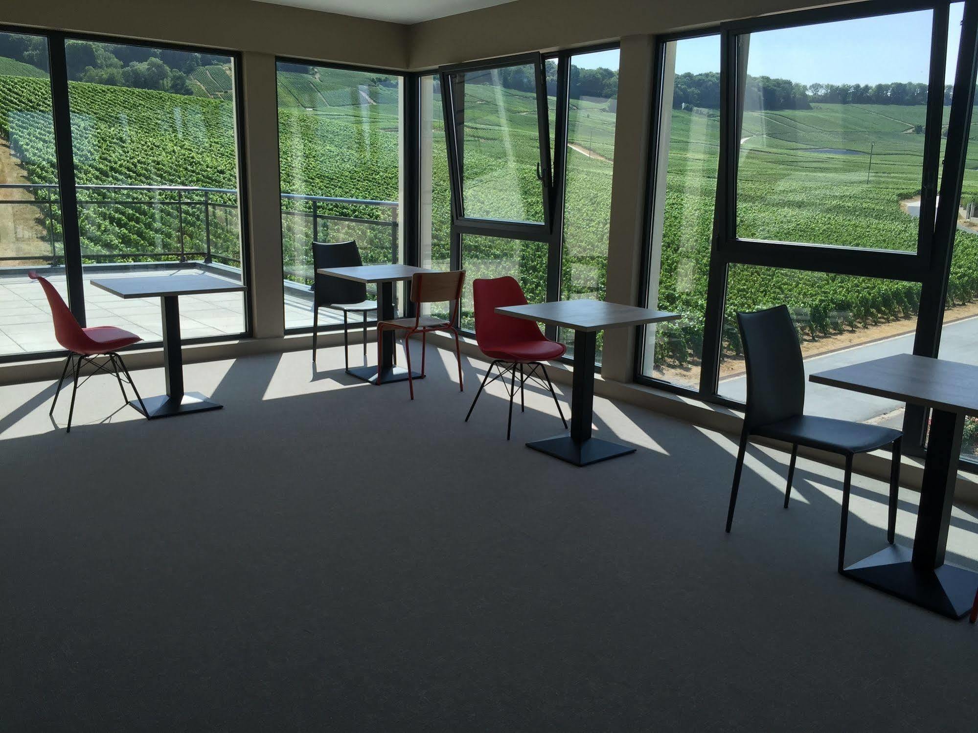 Dans Les Vignes Hotel Chamery Ngoại thất bức ảnh