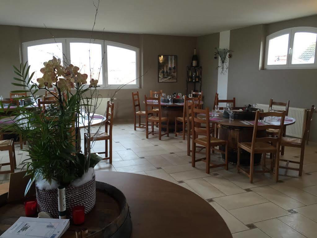 Dans Les Vignes Hotel Chamery Ngoại thất bức ảnh